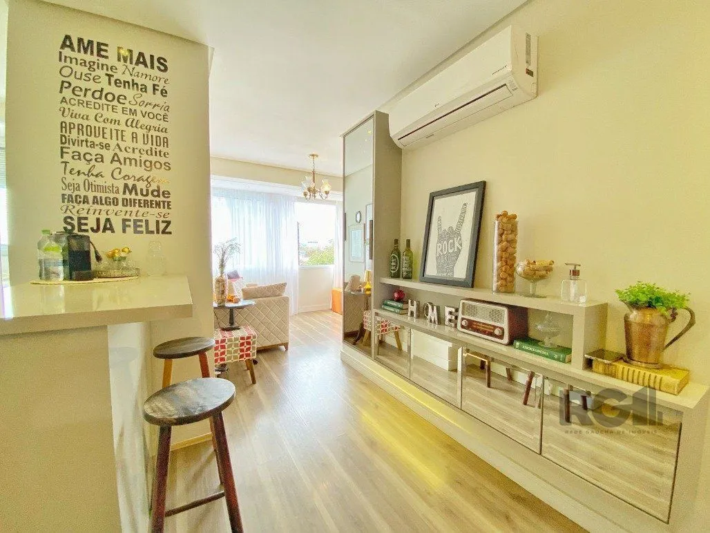 Imagem Excelente apartamento 1 dormitório com suíte , lavabo e vaga coberta