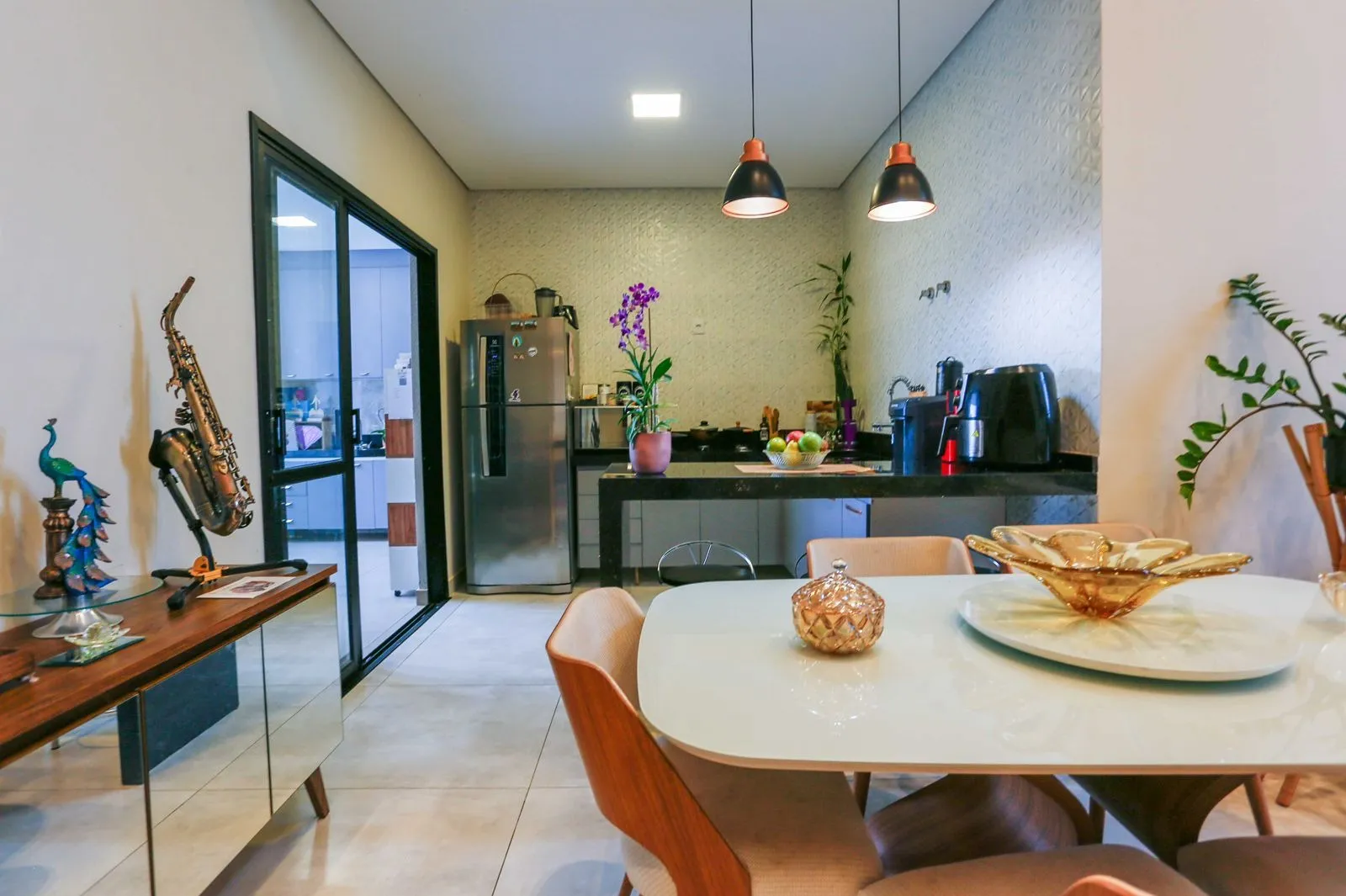 Imagem Casa em condomínio de luxo em Sorocaba-SP, Jardim Villagio Milano: 3 quartos, 3 suítes, 1 sala, 4 banheiros, 2 vagas, 132m². Venha conferir!