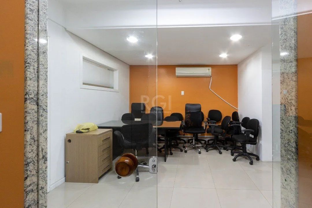 Imagem Sala em andar inteiro com 141,77 m2 privativos