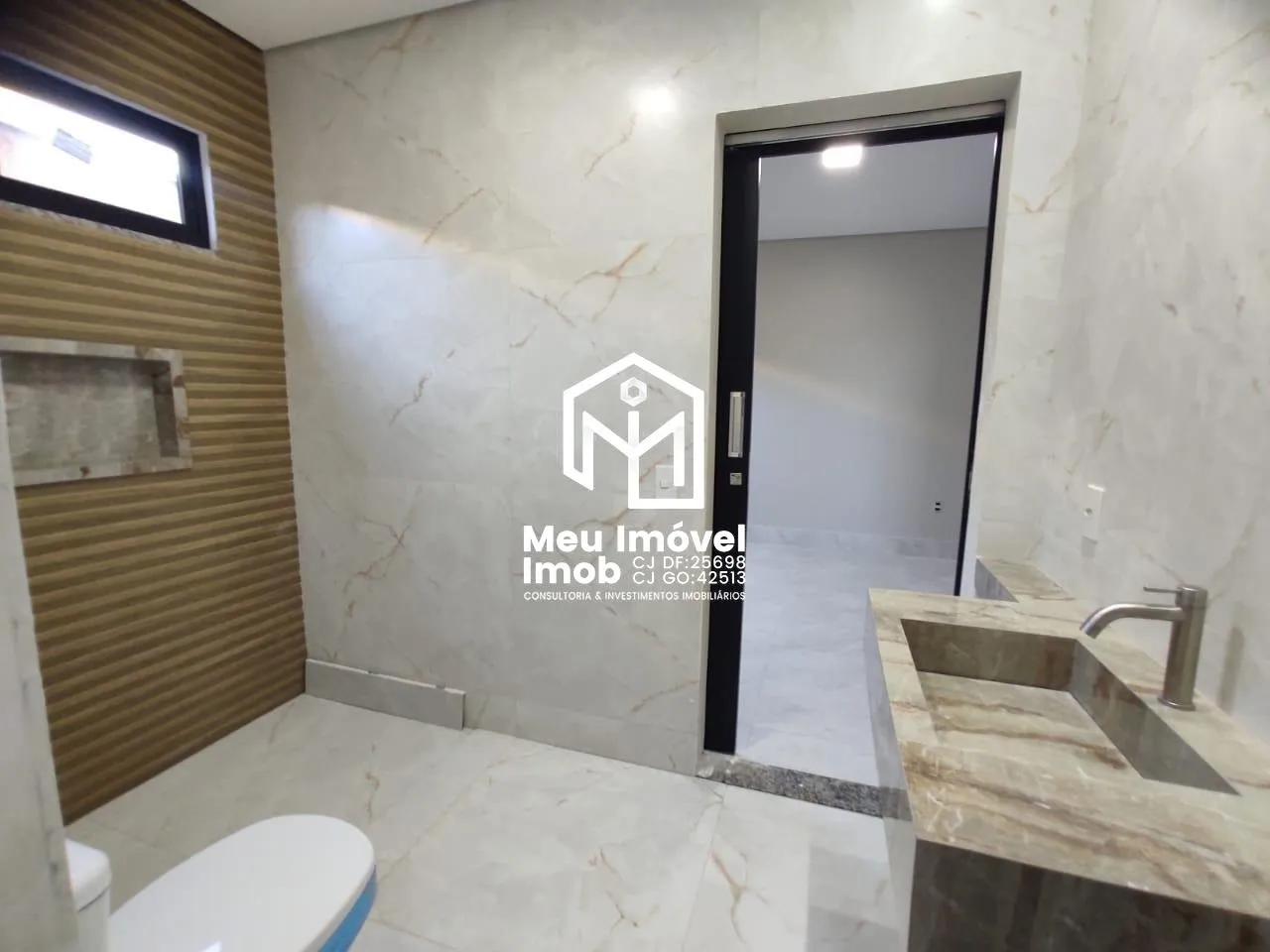 Imagem Casa 03 Quartos 3 Suítes 4 Vagas Lote 340m² Águas Claras/DF
