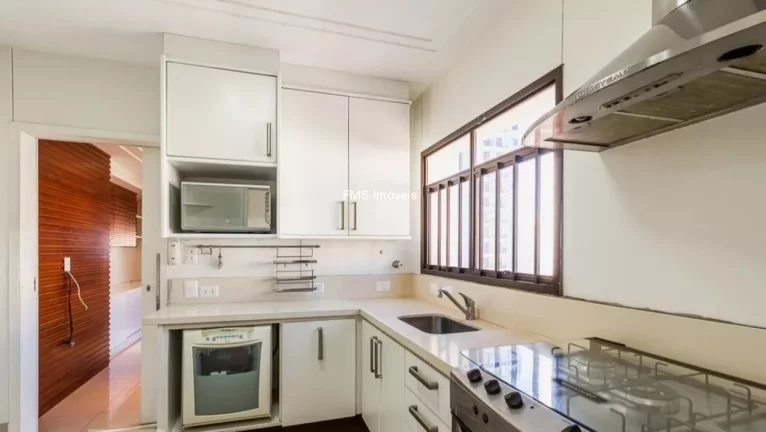 Imagem Imperdível! Apartamento de Luxo em Moema, São Paulo-SP: 3 quartos, 3 suítes, 3 banheiros, 4 vagas de garagem, 230m² de área