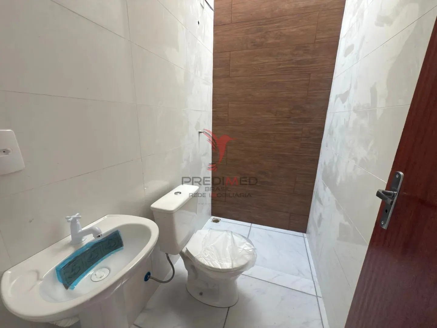 Imagem O Seu Novo Lar no Litoral: Casa Geminada Nova em Barra Velha