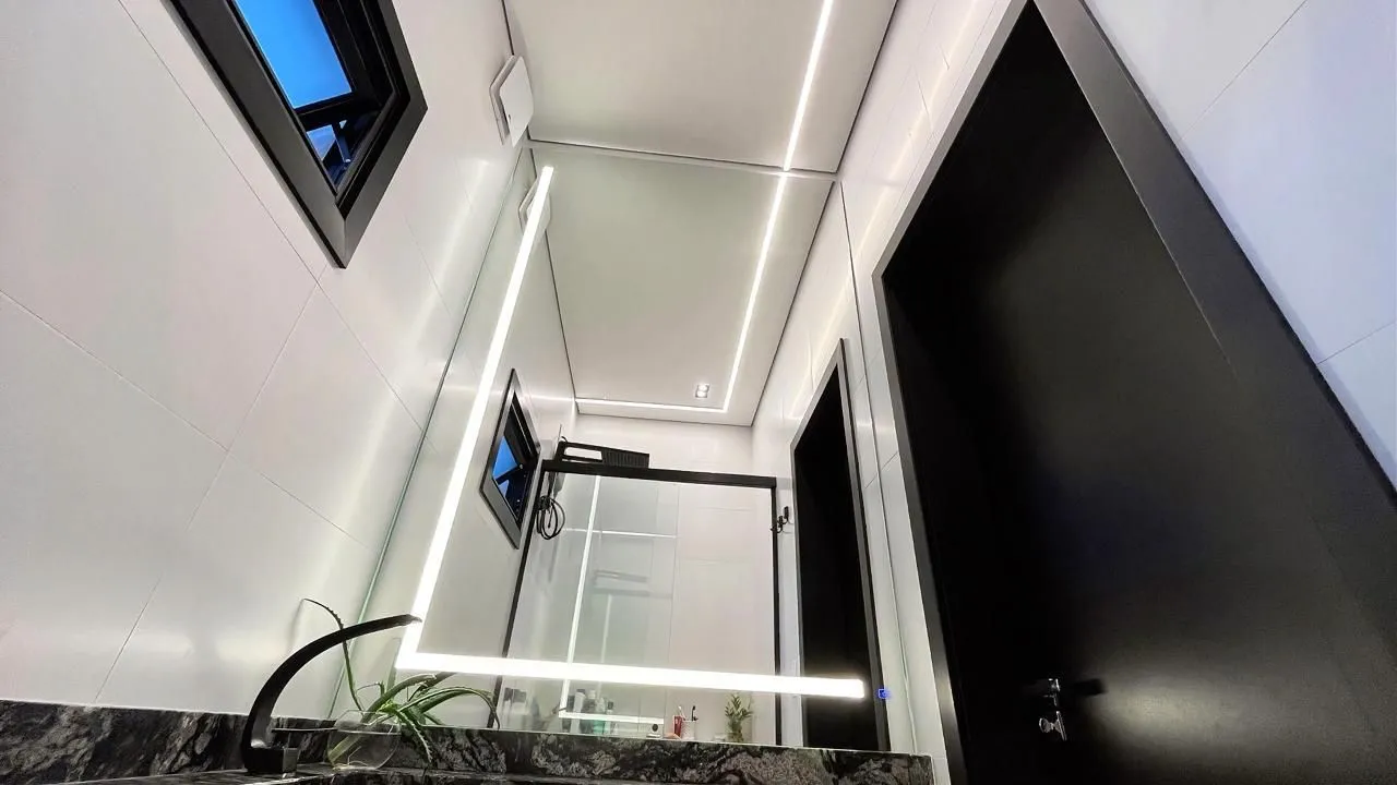 Imagem Casa Moderna com Suíte, Hidromassagem, Jardim e 2 Vagas