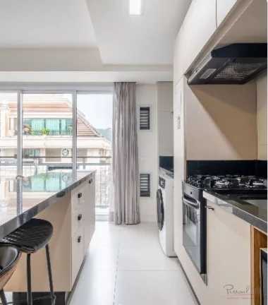 Imagem Oportunidade em Jurerê! Apartamento moderno a poucos metros da praia Este lindo apartamento à vend...