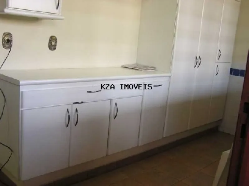 Imagem Imponente mansão de alto padrão em condomínio exclusivo de Valinhos-SP: 4 quartos, 2 suítes, 5 banheiros, 3 vagas, 450m².