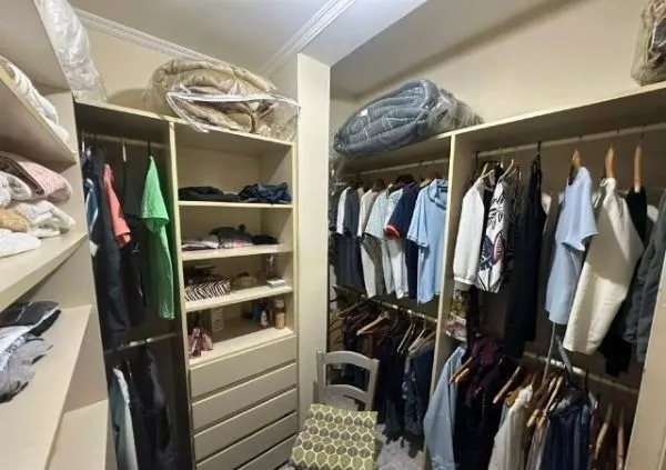 Imagem Ótima casa no bairro Jardim Lindóia, com 4 quartos, pátio amplo e área com churrasqueira