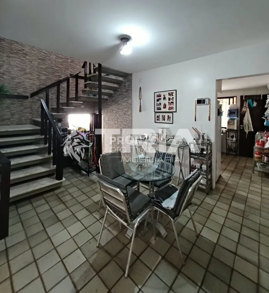 Imagem Casa de 4 quartos, 230m² no bairro Monteiro, em Recife