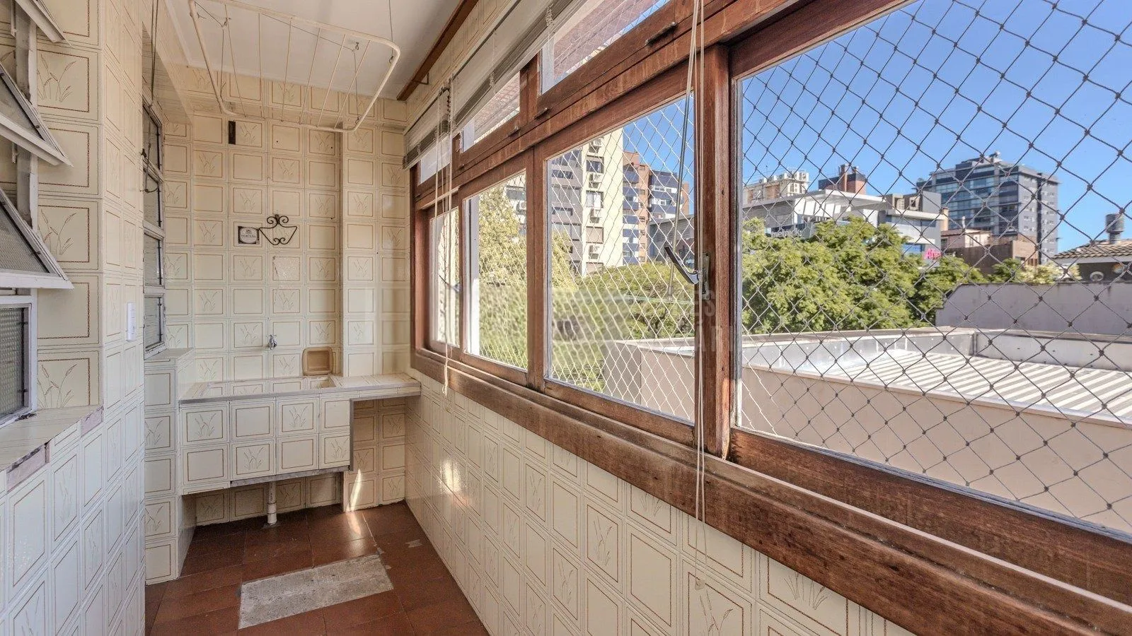 Imagem Apartamento semimobiliado de 140 m² privativos no bairro Mont'Serrat