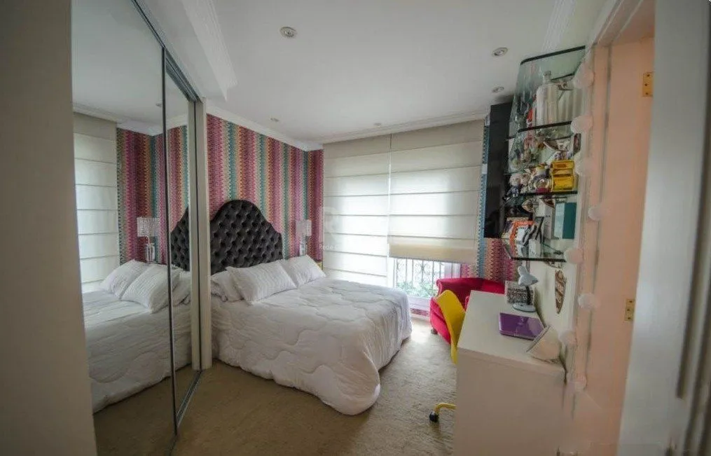 Imagem Apartamento a venda semi mobiliado 3 suítes no Moinhos de Vento