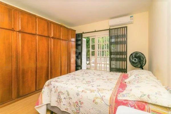 Imagem Casa para Venda - 238.35m², 4 dormitórios, sendo 1 suites, 2 vagas - Nonoai