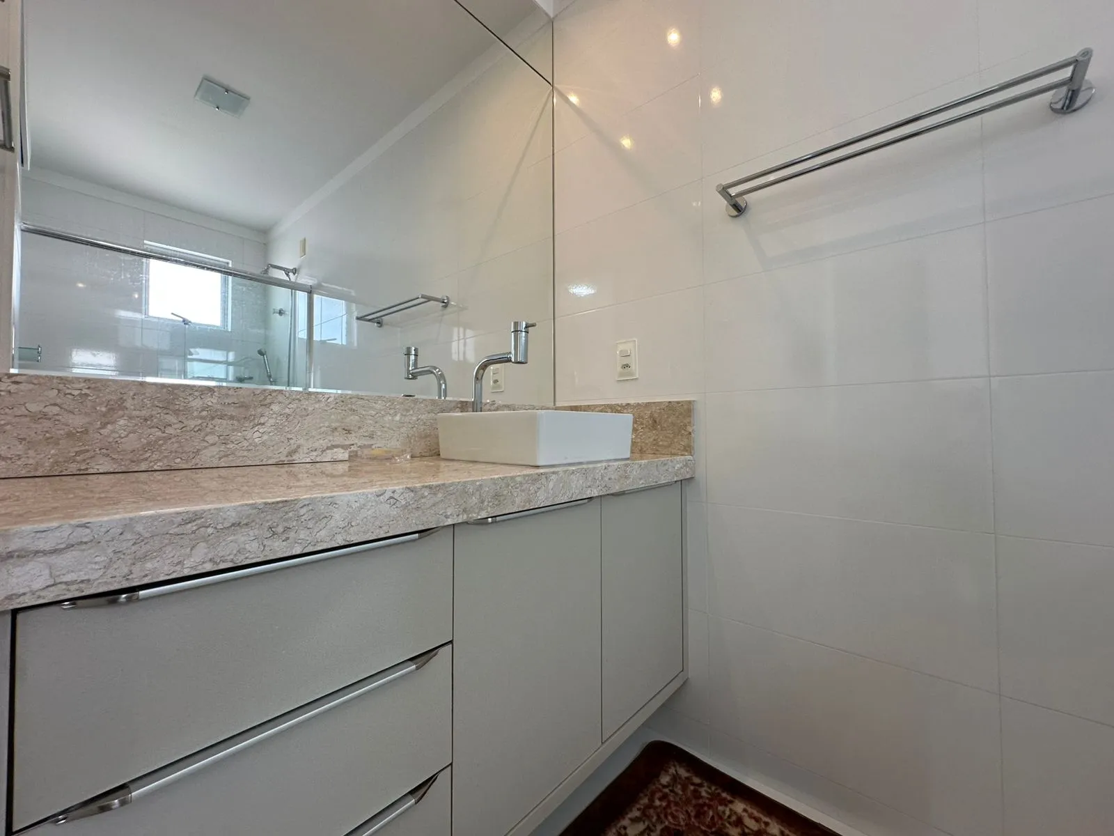 Imagem Apartamento com vista para o mar à venda com 202m2 por R$ 4.800.000,00