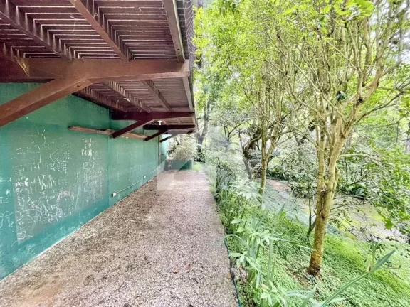 Foto do imóvel Casa de Condomínio em Chácara do Refúgio - Carapicuíba