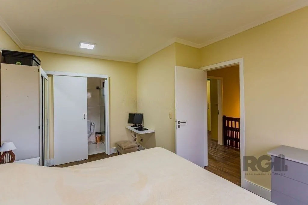 Imagem Casa em condomínio de 155m², 3 dormitórios, 4 vagas no bairro Espírito Santo