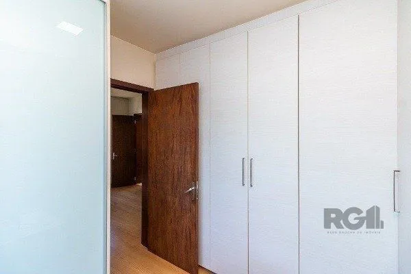 Imagem Vende-se amplo apartamento 3 quartos c/ suíte, 2 vagas, living com sacada e vista - 139m² - Auxiliadora