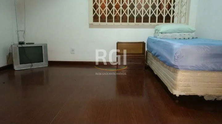 Imagem Casa para Venda - 300m², 4 dormitórios, 4 vagas - Nonoai