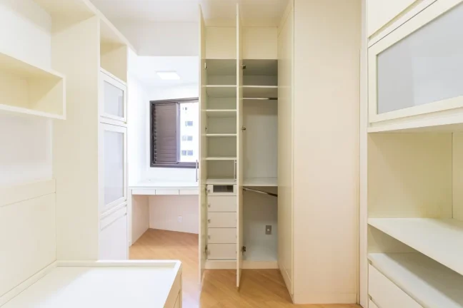Imagem OPORTUNIDADE IMPERDÍVEL EM PERDIZES ! Apartamento Reformado 114M², 3Q, 3 Suítes, 3 Banheiros, 3 Vagas, Academia, Piscina, Sauna, Lareira, Varanda.