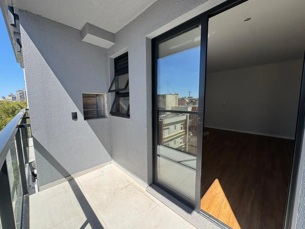 Imagem Apartamento de 2 dormitórios e vaga semi mobiliado em Canoas