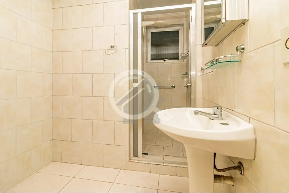 Imagem Imagine-se vivendo no coração de Porto Alegre, em um apartamento que une localização privilegiad...