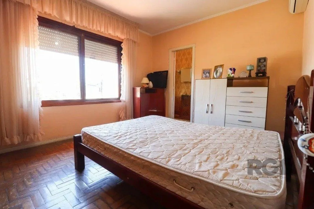 Imagem Casa com 3 dormitórios no bairro Cristo Redentor