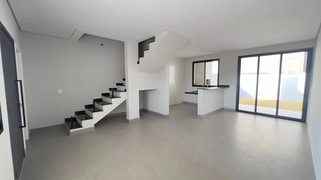 Imagem Sobrado Novo com 3 Suítes Localizado no Jardim Residencial Villagio Ipanema I.