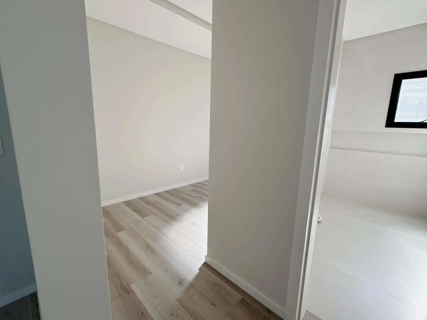 Imagem Casa em Condomínio para Venda em Camboriú, Santa Regina, 4 dormitórios, 3 suítes, 5 banheiros, 3 vagas