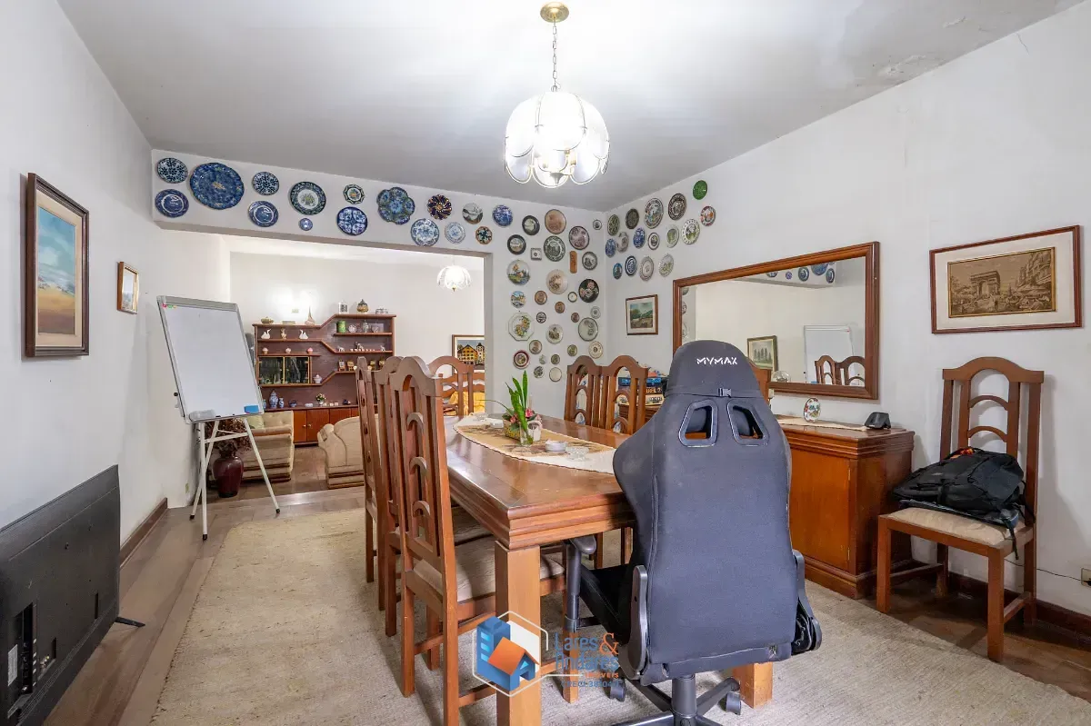 Imagem Casa para venda em Moema com 3 quartos, sendo 3 suítes, 330m²
