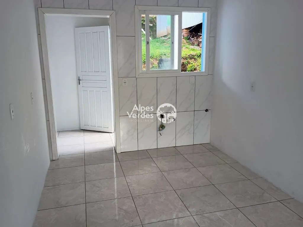 Imagem Vende-se Casa de Alvenária em Gramado, Próximo ao centro, 02 quartos