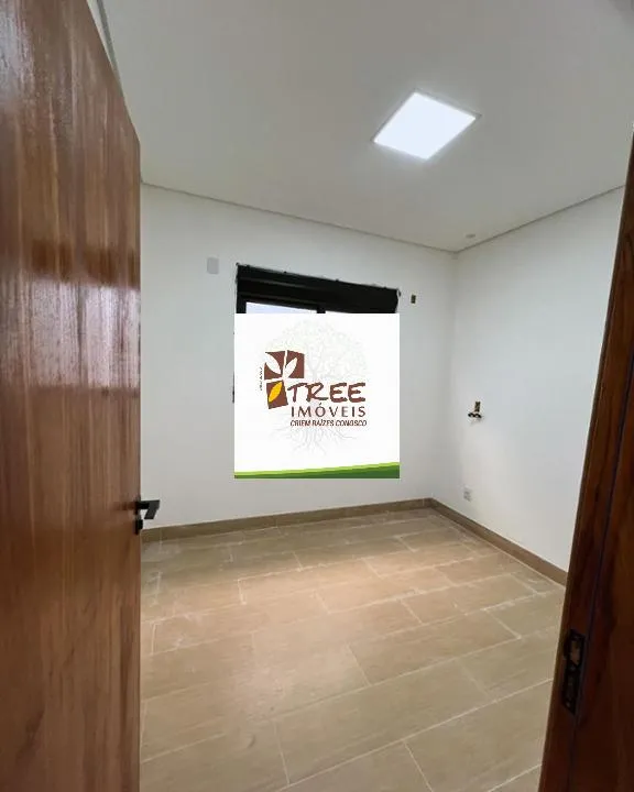 Imagem VENDA DE CASA TÉRREA NO CONDOMÍNIO ARUÃ BRISAS, EM MOGI DAS CRUZES/SP, 321m² com 3 suítes, churrasqueira, piscina e 4 vagas para autos. CONSULTE-NOS.