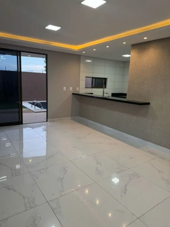 Imagem Casa Nova de Alto Padrão com 4 Suítes, Piscina e Pôr do Sol Exclusivo
