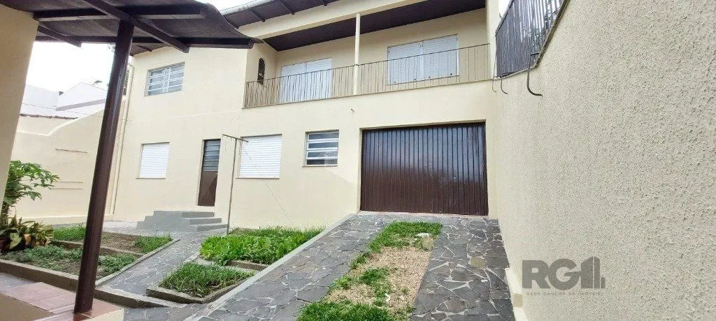 Imagem Casa com 3 dormitórios no bairro Sarandi