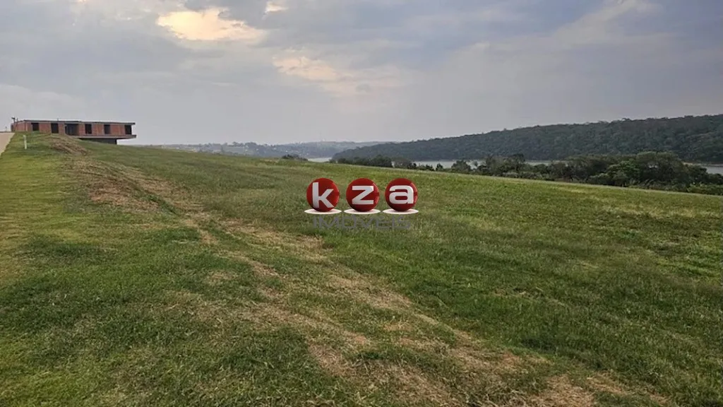 Imagem Terreno de 2.100 m² à venda no Condomínio Portofino em Piedade-SP: Conquiste seu espaço exclusivo!