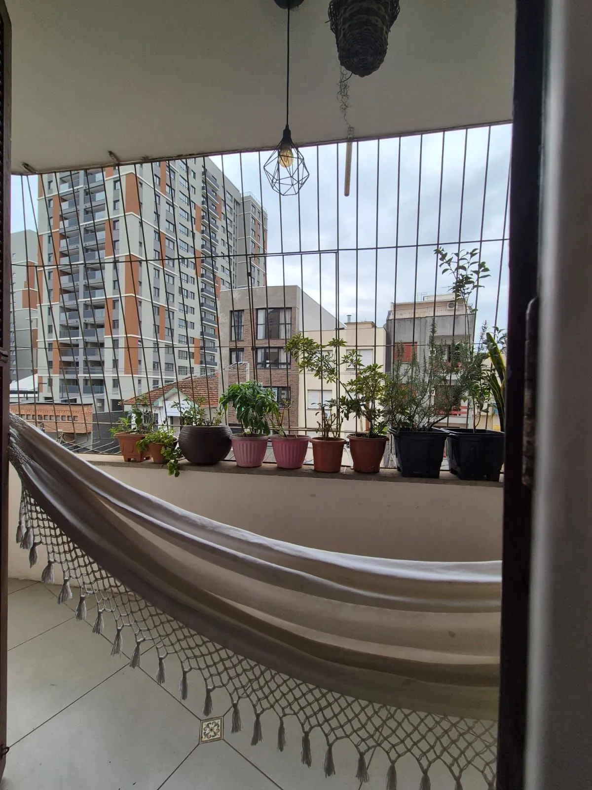 Imagem Apto com 2 dormit. na Cidade Baixa