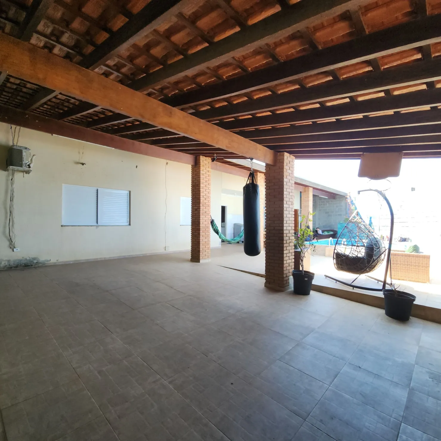 Imagem Casa à venda 2 Quartos, 1 Suite, 5 Vagas, 267M², Parque Shangrilá, Pindamonhangaba - SP