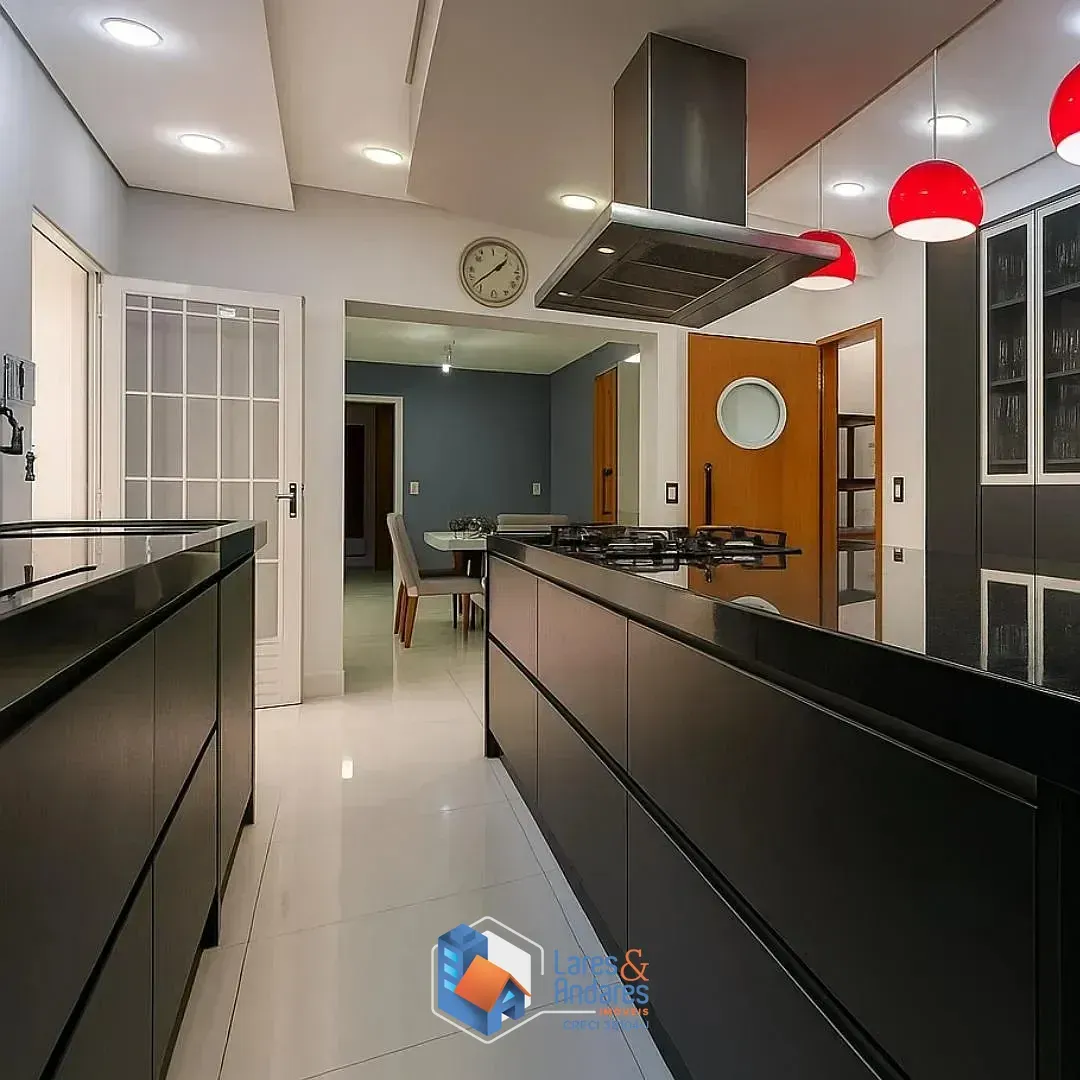 Imagem Sobrado para venda em Vila Madalena com 4 quartos, sendo 2 suítes, 299m²