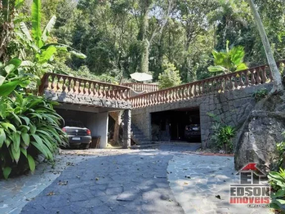 Imagem Belíssima Casa Triplex em Condomínio no Recanto de Itaipuaçu