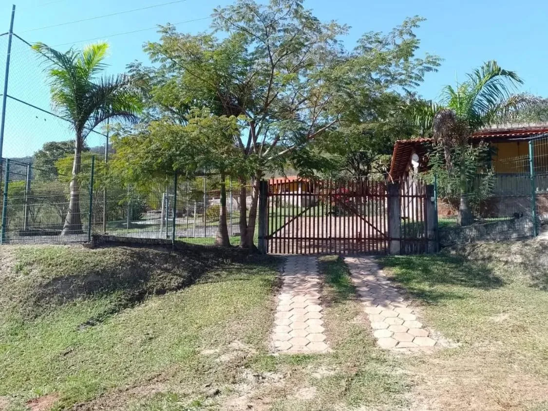 Imagem Oportunidade Imperdível em Moeda/MG! com 3.700m² de area