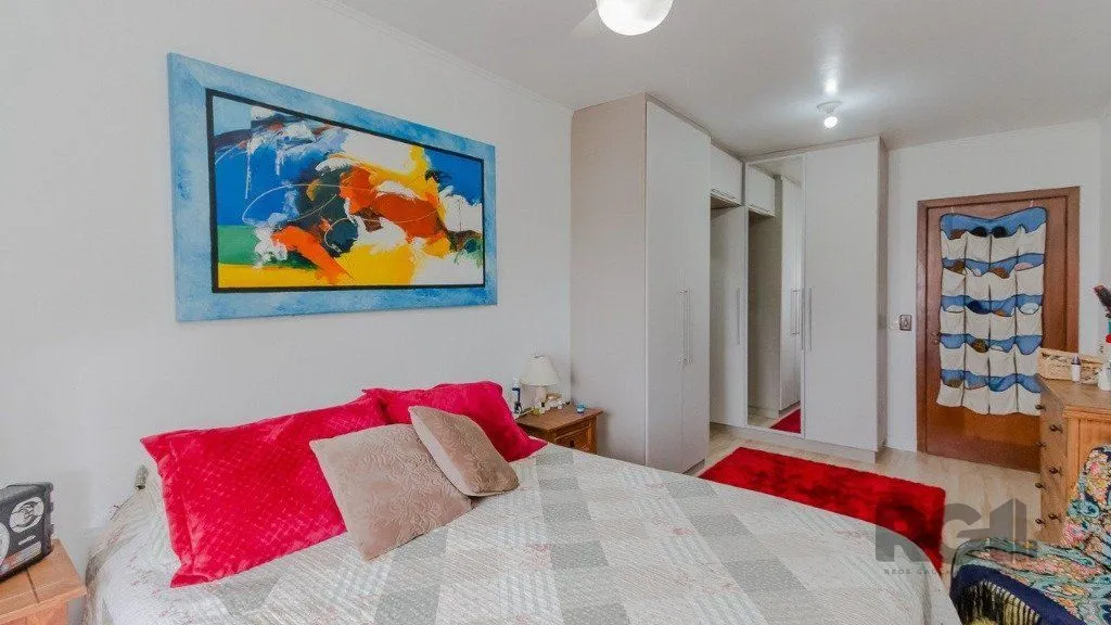Imagem Casa 394m², 4 dormitórios, 4 vagas no bairro Cristo Redentor