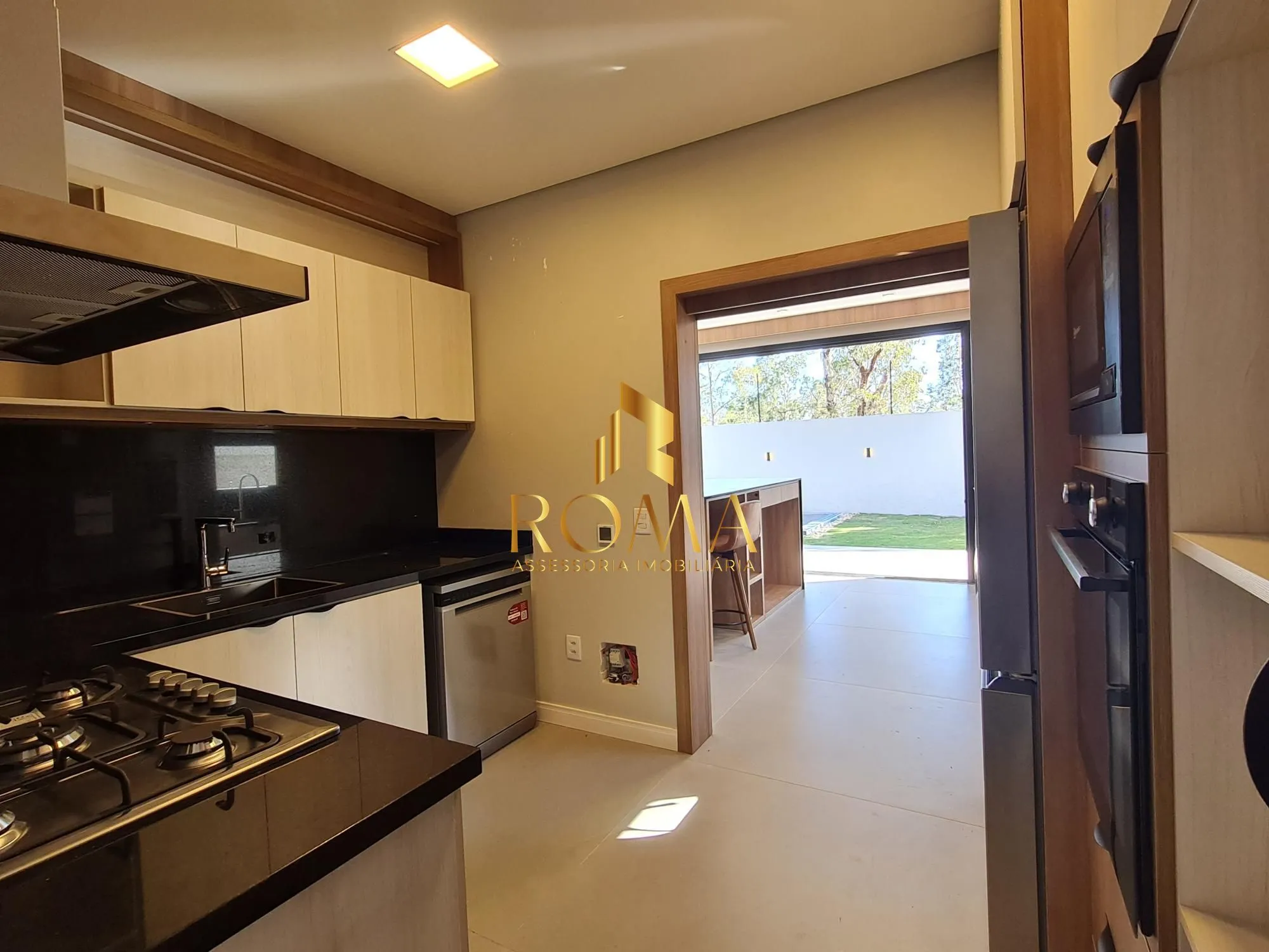 Imagem Casa de Alto Padrão no Condomínio Viareggio | 4 Suítes em Camobi, Santa Maria