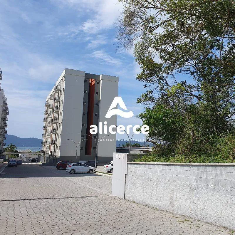 Apartamento mobiliado, com 2 dormitórios na Praia de Fora - Palhoça - SC