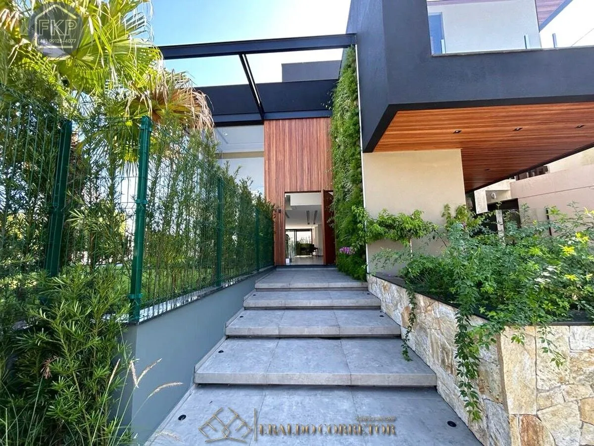 Imagem Casa Alto Padrão 5 Suítes!