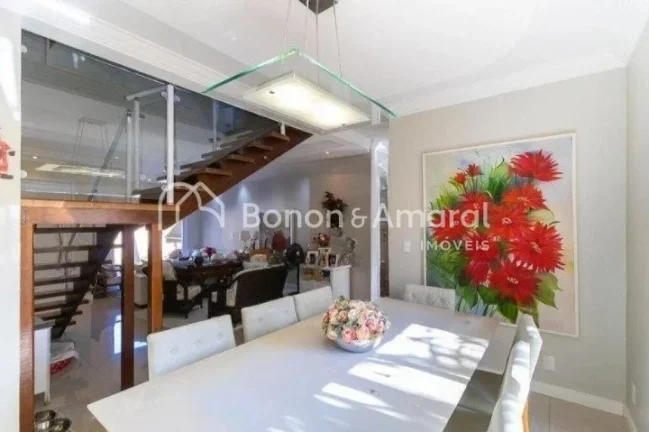 Imagem Casa estilo sobrado com linda vista da varanda, 263m² de área construída, muito bem distribuída ...