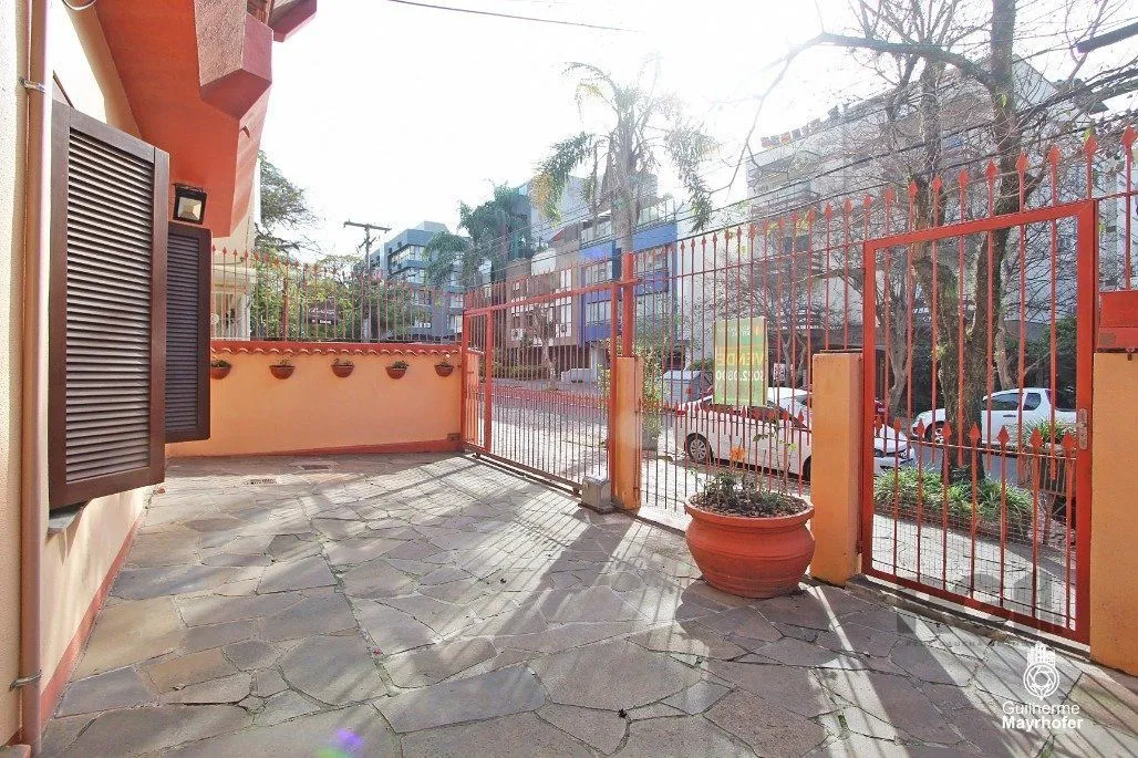 Imagem Casa de 250m² Para comprar no Bairro Mont Serrat Por R$1.120.000,00