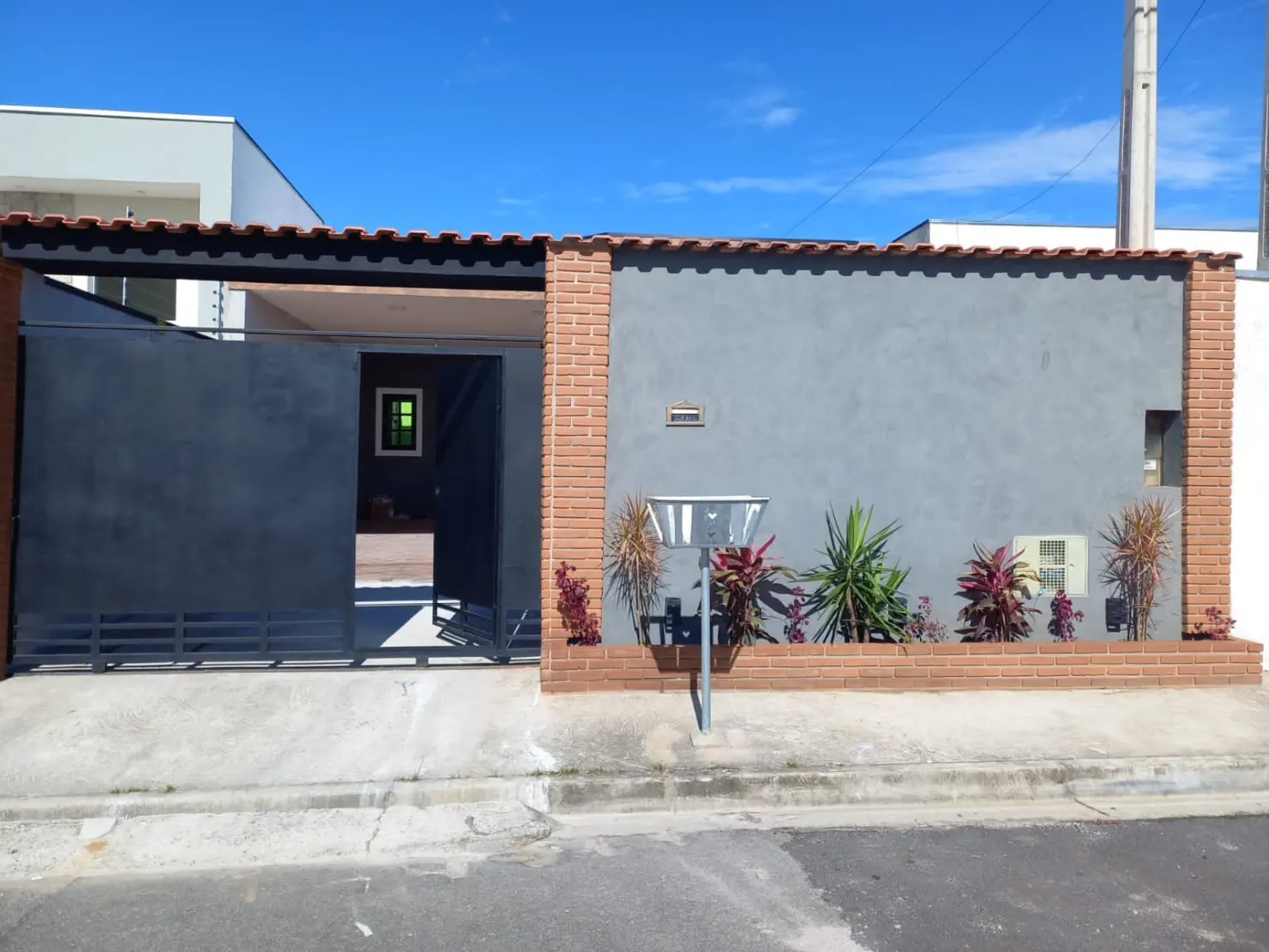 Imagem Casa à venda 2 Quartos, 1 Suite, 2 Vagas, 120M², Res. Santa Clara, Pindamonhangaba - SP