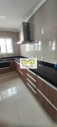 Imagem Casa com 03 suítes disponível para locação!