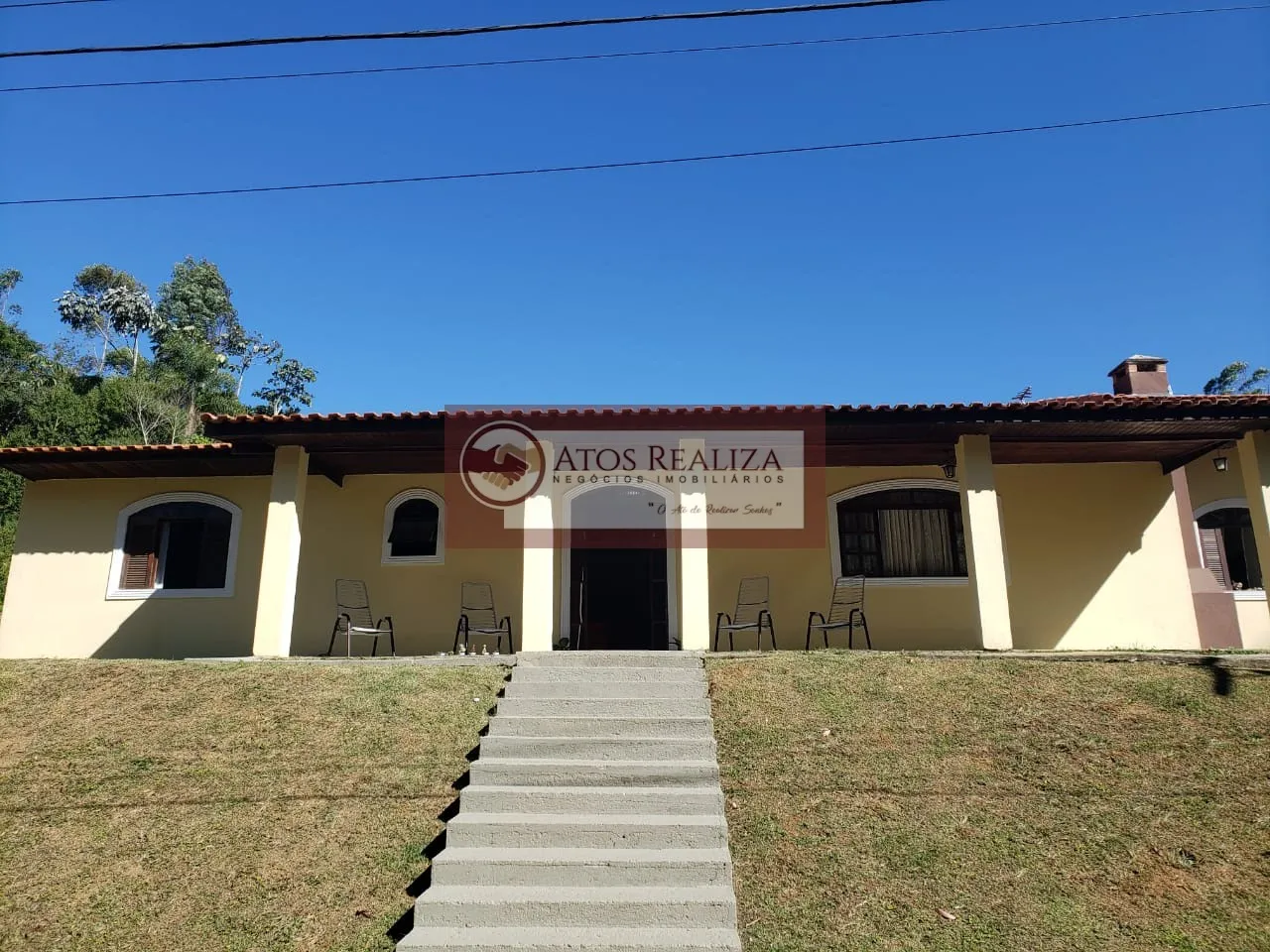 Imagem Casa térrea em Fazenda da Ilha com 4 dormitórios e 3 suítes por R$800k para venda e R$3.5k para locação - 340m² de área útil