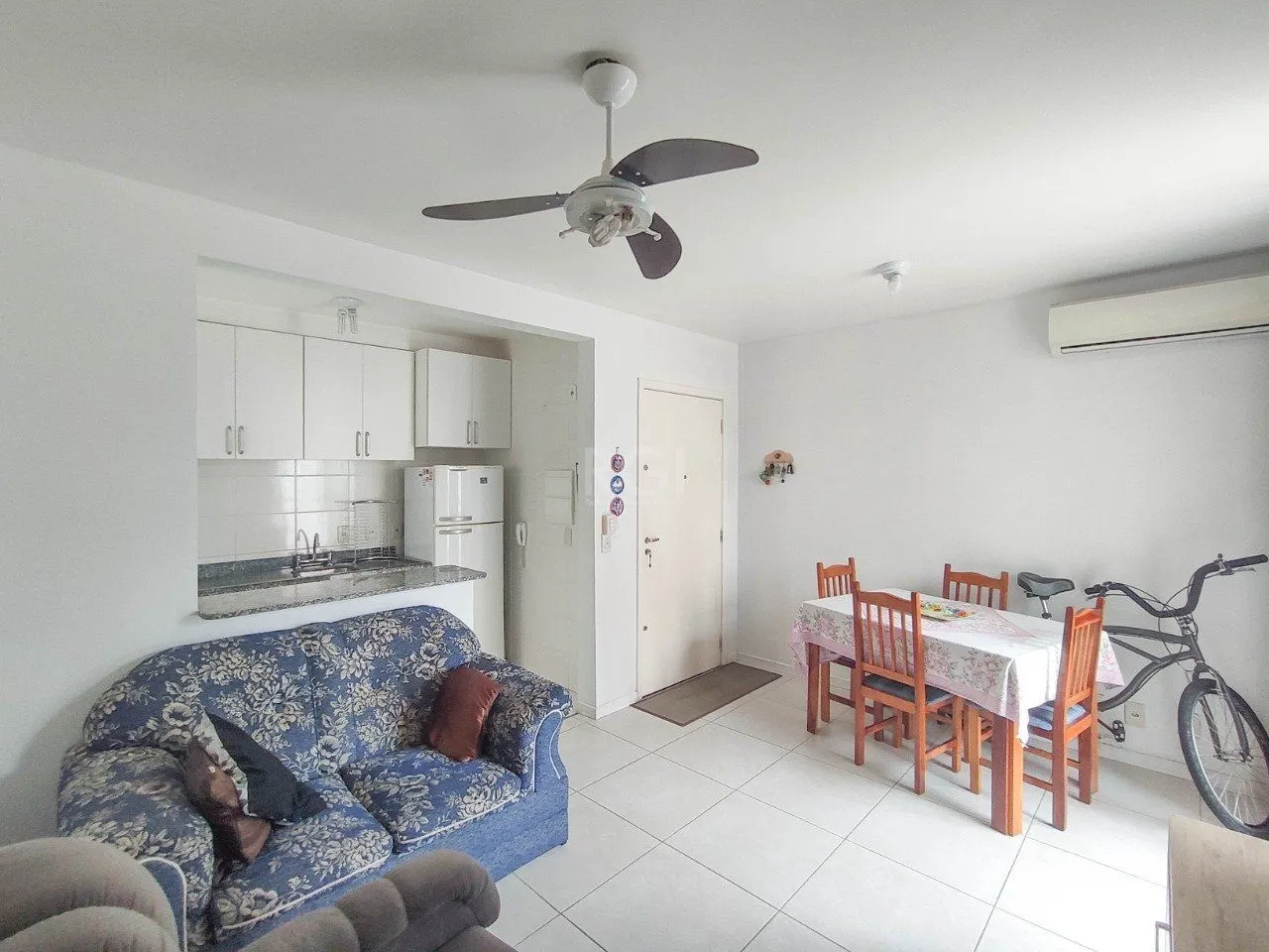 Imagem Apartamento no bairro Cristal - 3 dormitórios