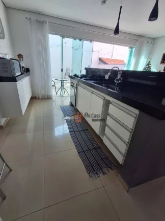 Imagem Sobrado com 3 dormitórios à venda, 202 m² por R$ 1.290.000,00 - Jardim Maristela - Atibaia/SP