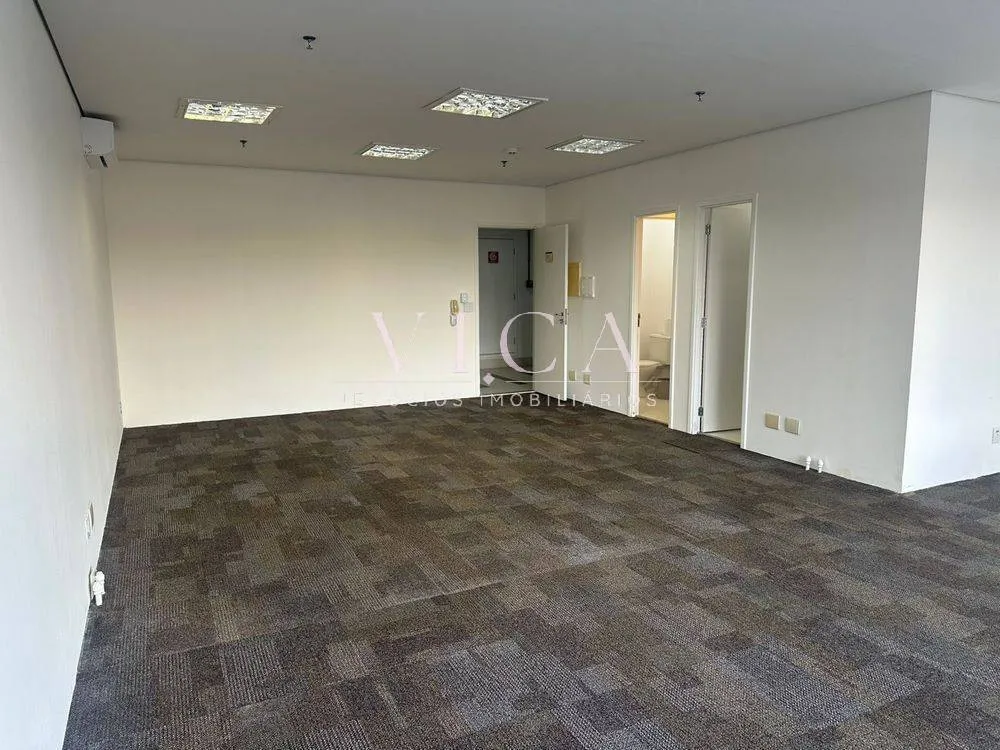 Imagem Sala com 56 m² 1 vaga 2 banheiros aluguel por R$ 3.500,00 - Alphaville/SP
