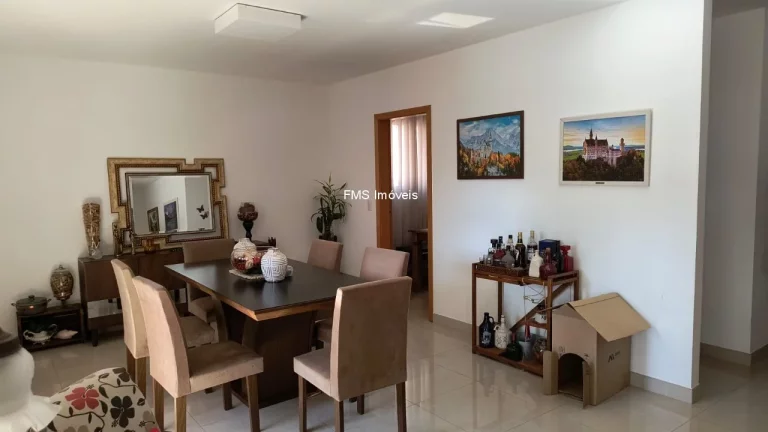 Imagem Apartamento à venda na Vila Mariana, com 4 suítes, 3 salas, 6 banheiros, 4 vagas.