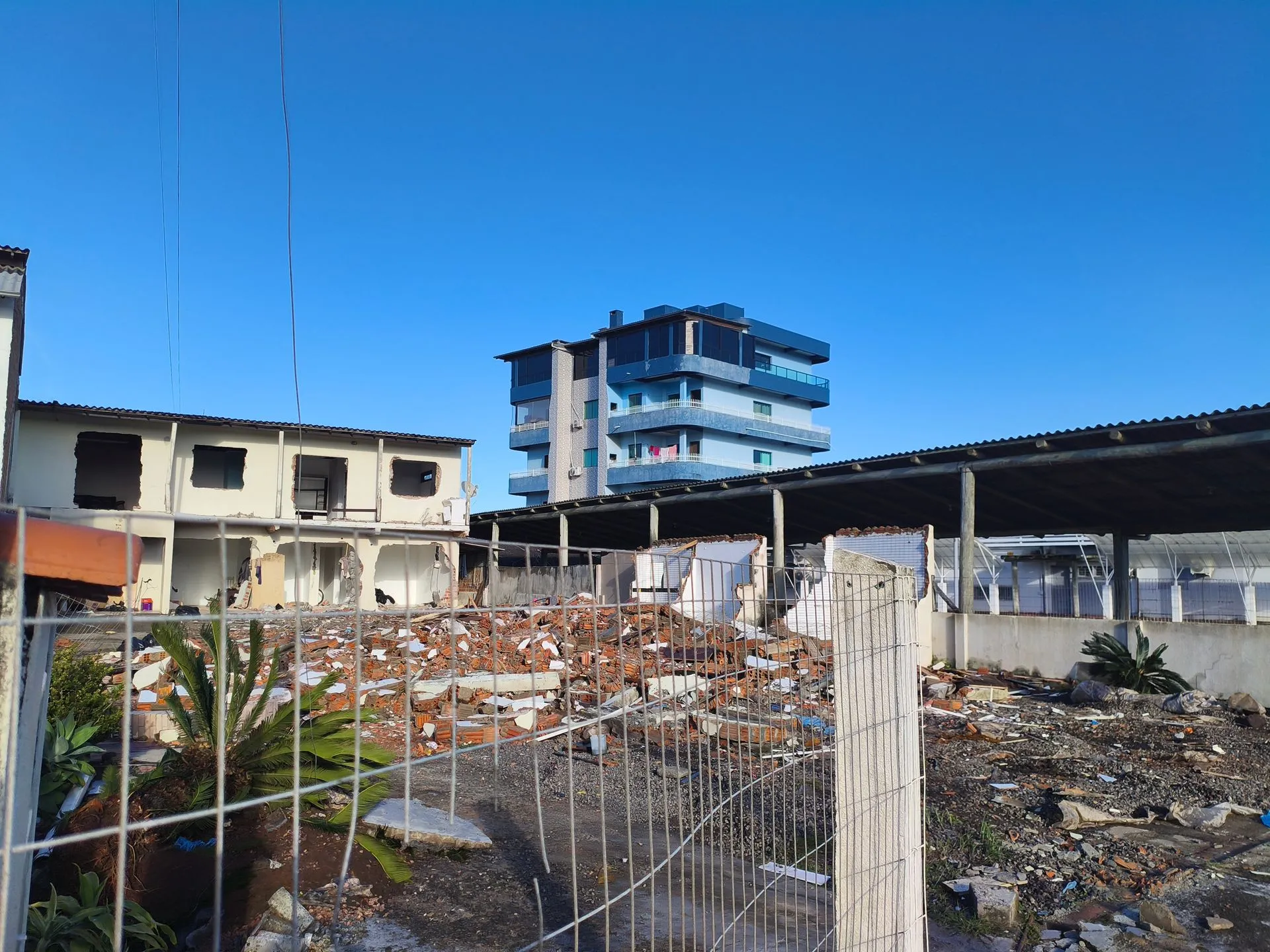 Imagem Terreno à venda em Torres, Centro, 398.25m2